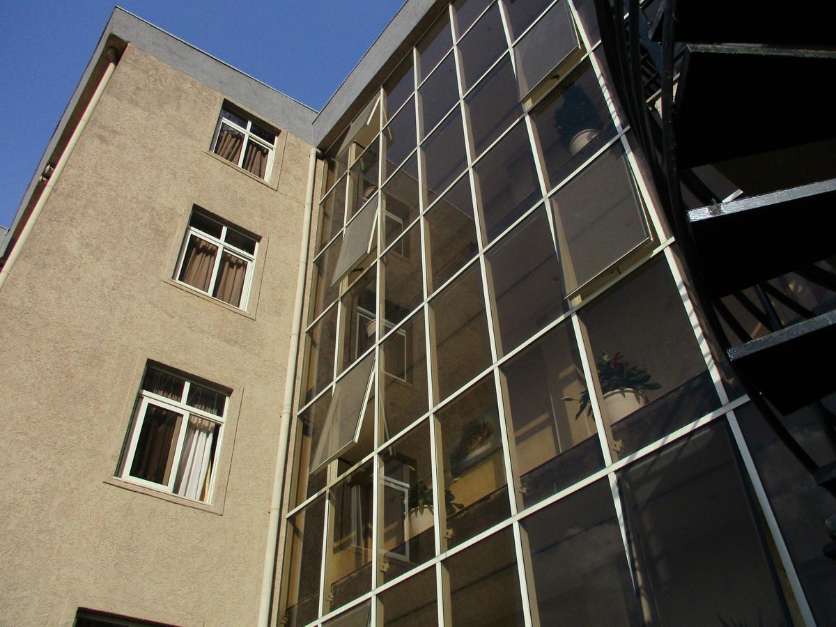 Stay Easy Hotel Addis Abeba Buitenkant foto